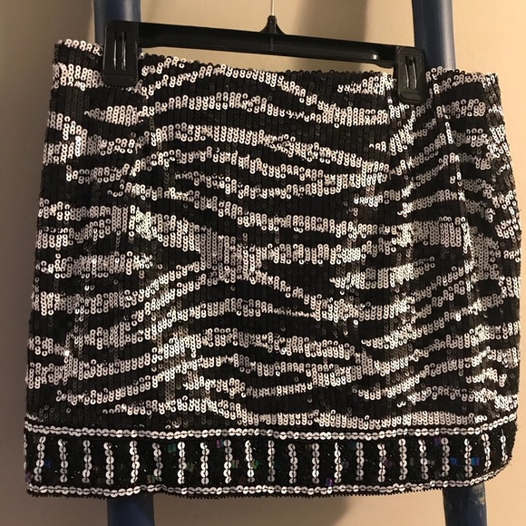 Twelve by Twelve Sequined Mini Skirt - Picture 2 of 3